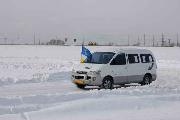 На одной машине выступают аж три участника